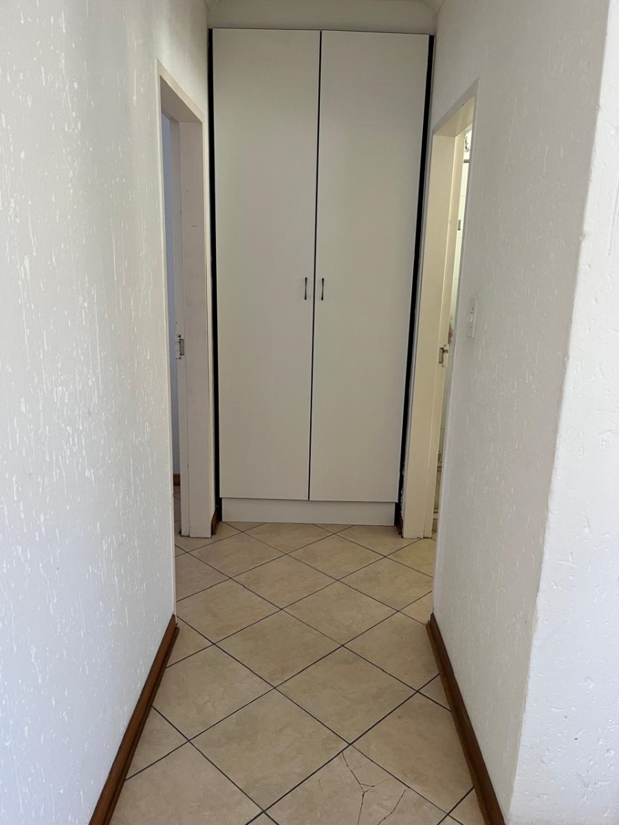 1 Bedroom Property for Sale in Rensburg Gauteng