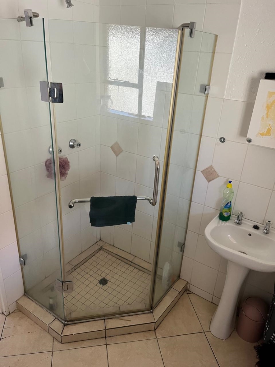 1 Bedroom Property for Sale in Rensburg Gauteng