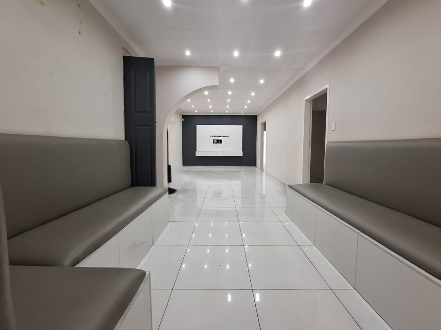 4 Bedroom Property for Sale in Shalimar Ridge Gauteng