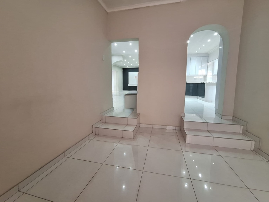 4 Bedroom Property for Sale in Shalimar Ridge Gauteng