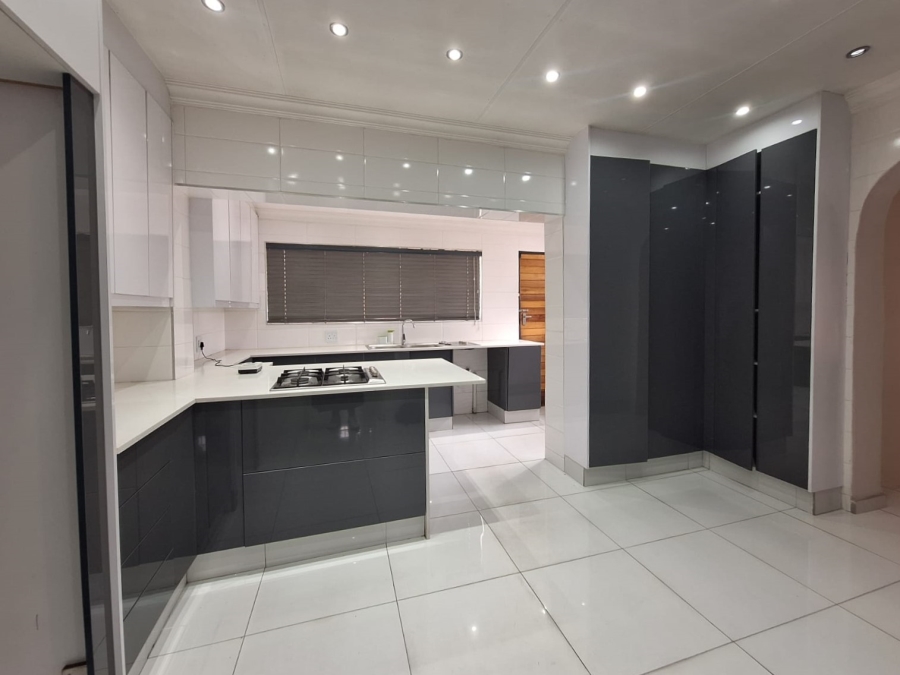 4 Bedroom Property for Sale in Shalimar Ridge Gauteng