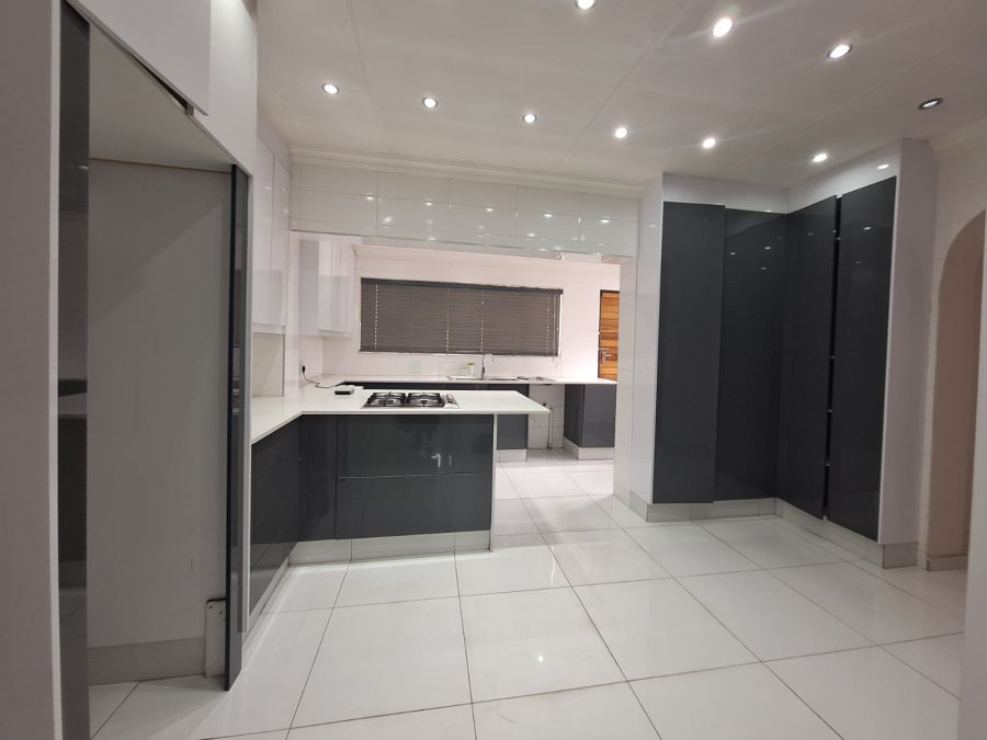 4 Bedroom Property for Sale in Shalimar Ridge Gauteng