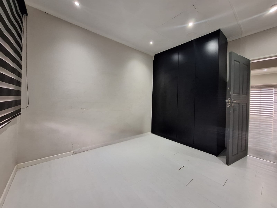 4 Bedroom Property for Sale in Shalimar Ridge Gauteng