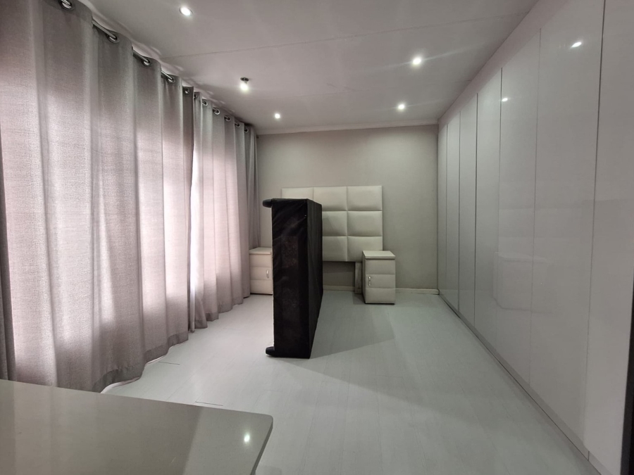 4 Bedroom Property for Sale in Shalimar Ridge Gauteng