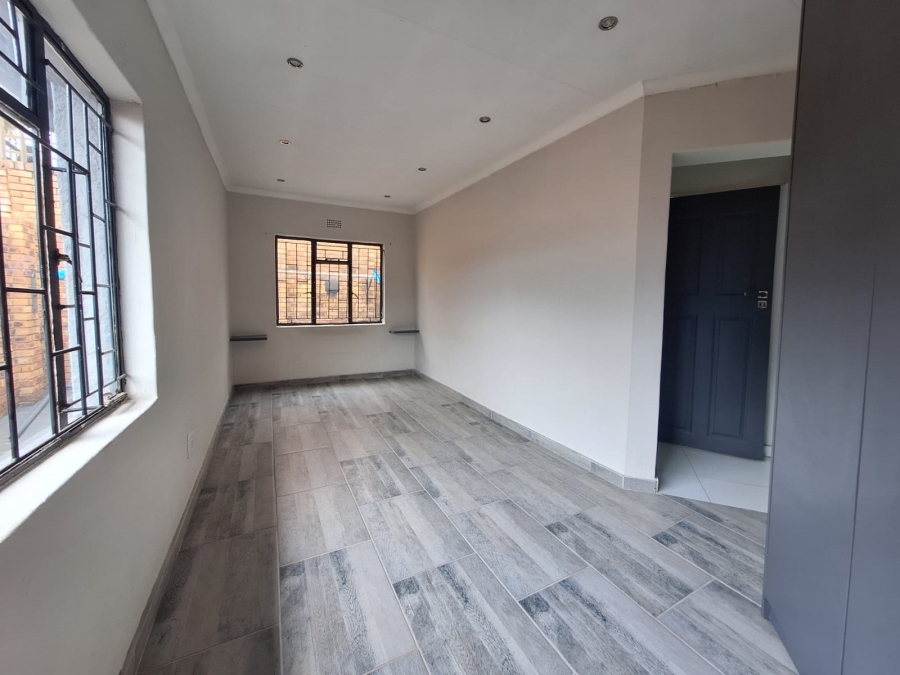 4 Bedroom Property for Sale in Shalimar Ridge Gauteng