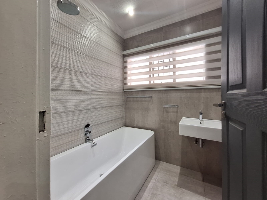 4 Bedroom Property for Sale in Shalimar Ridge Gauteng