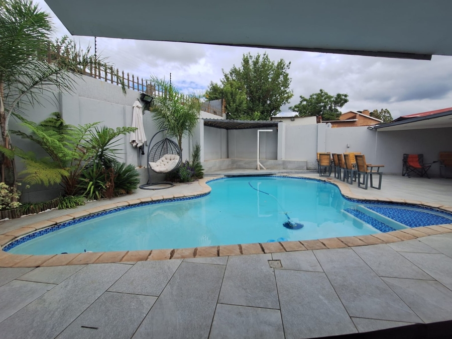 4 Bedroom Property for Sale in Shalimar Ridge Gauteng