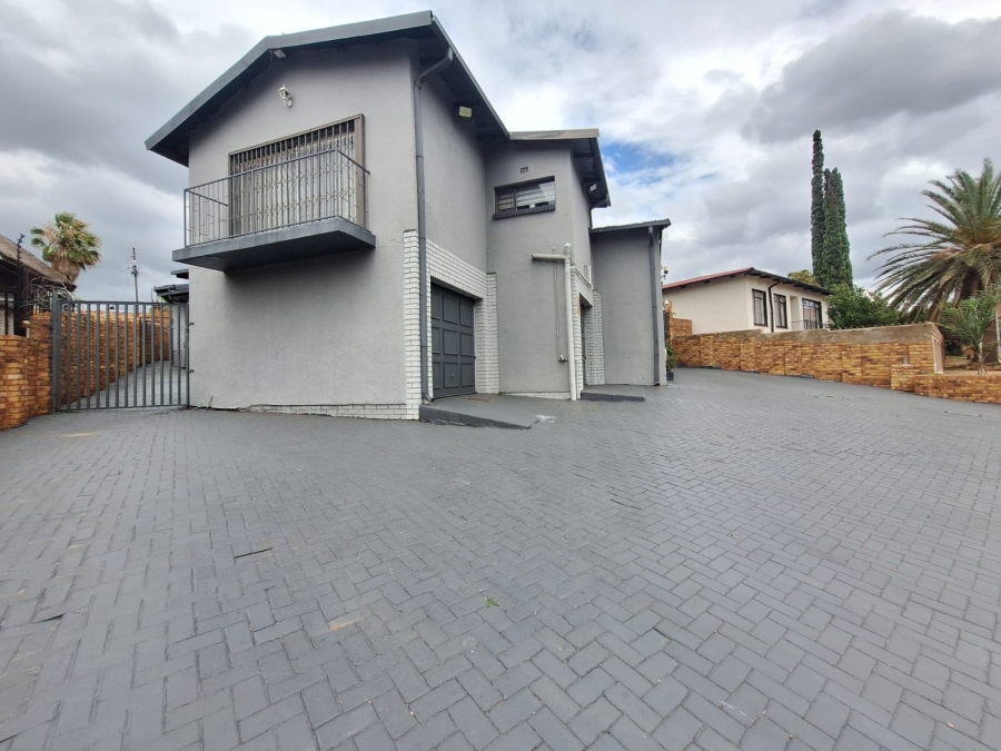 4 Bedroom Property for Sale in Shalimar Ridge Gauteng
