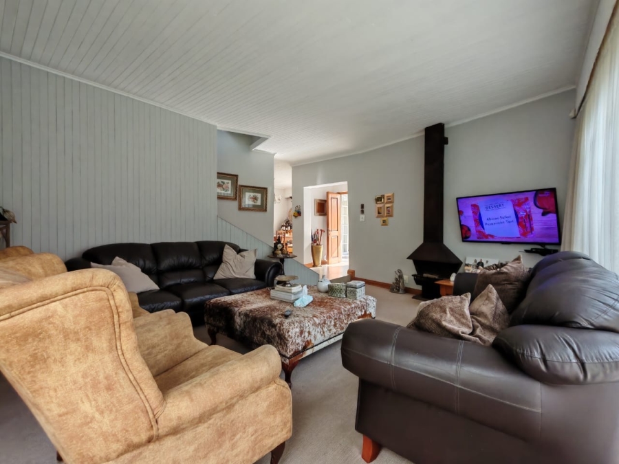 4 Bedroom Property for Sale in Three Rivers East Gauteng