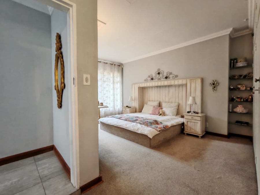 4 Bedroom Property for Sale in Three Rivers East Gauteng