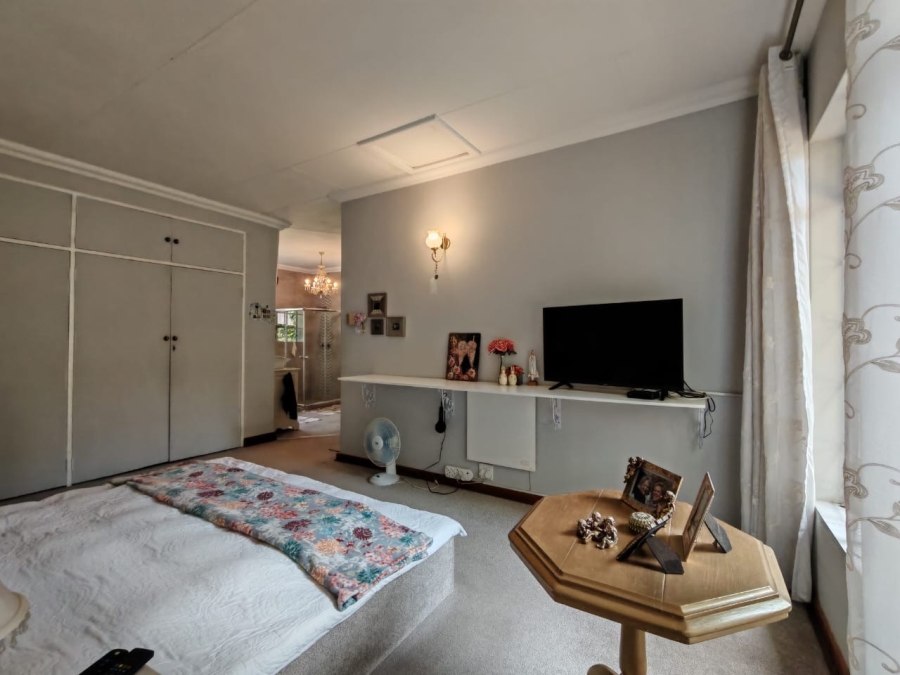 4 Bedroom Property for Sale in Three Rivers East Gauteng