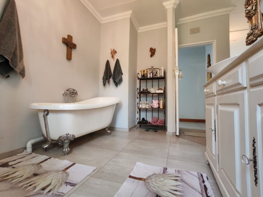 4 Bedroom Property for Sale in Three Rivers East Gauteng