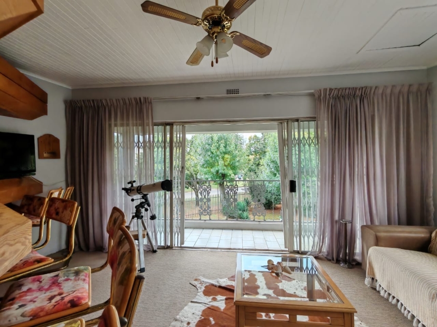 4 Bedroom Property for Sale in Three Rivers East Gauteng
