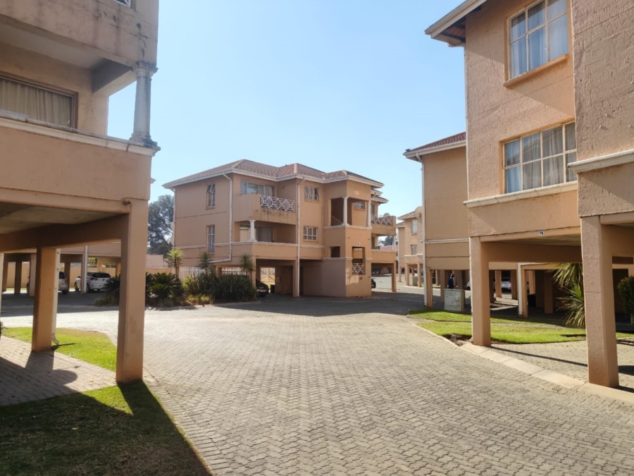 2 Bedroom Property for Sale in Three Rivers Proper Gauteng