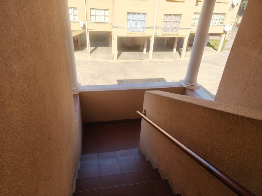 2 Bedroom Property for Sale in Three Rivers Proper Gauteng