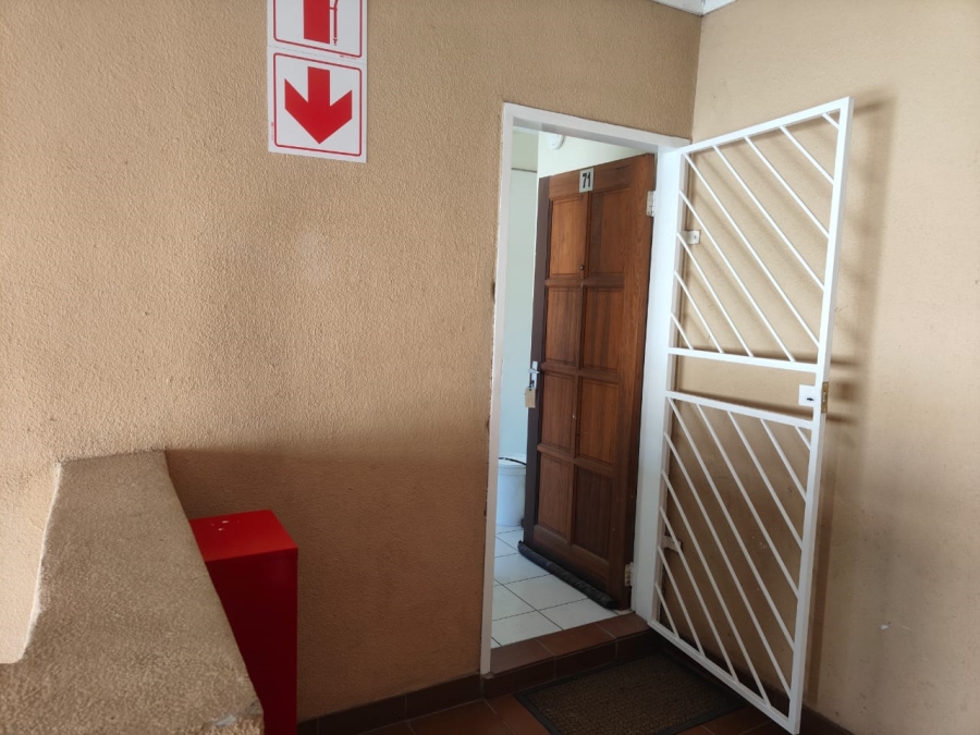 2 Bedroom Property for Sale in Three Rivers Proper Gauteng