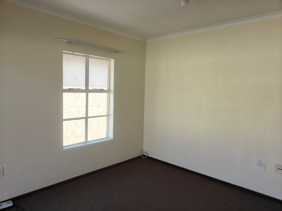 2 Bedroom Property for Sale in Three Rivers Proper Gauteng