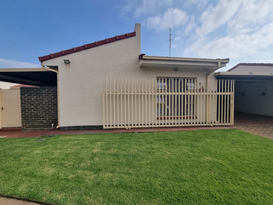 3 Bedroom Property for Sale in Three Rivers Gauteng