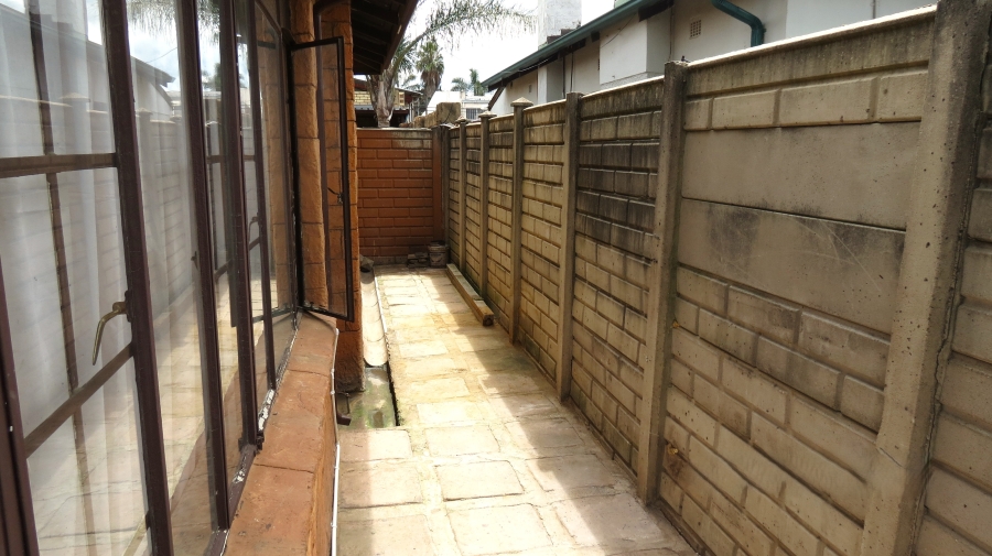 4 Bedroom Property for Sale in Krugersdorp West Gauteng