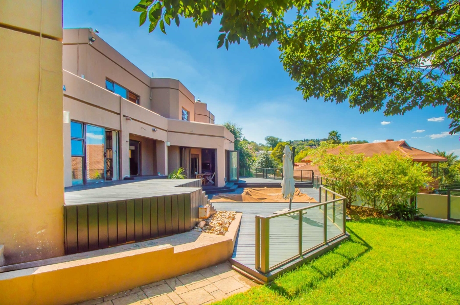 4 Bedroom Property for Sale in Kloofendal Gauteng