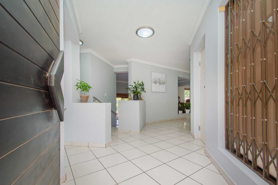 4 Bedroom Property for Sale in Kloofendal Gauteng