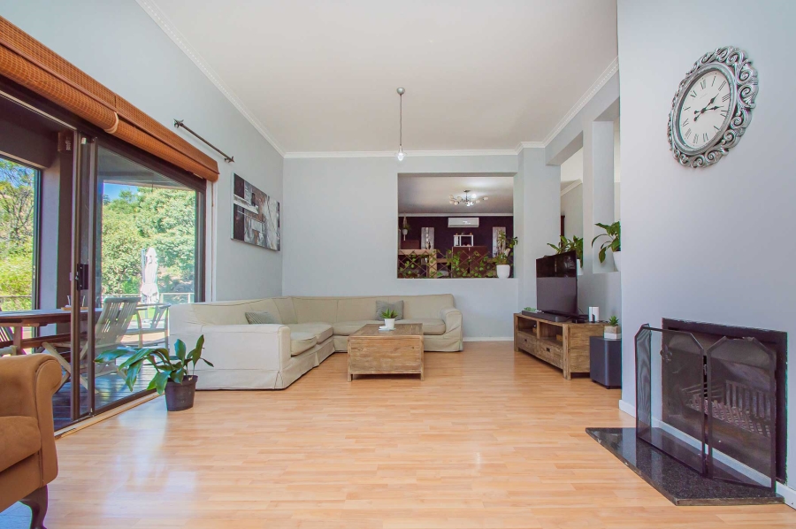 4 Bedroom Property for Sale in Kloofendal Gauteng