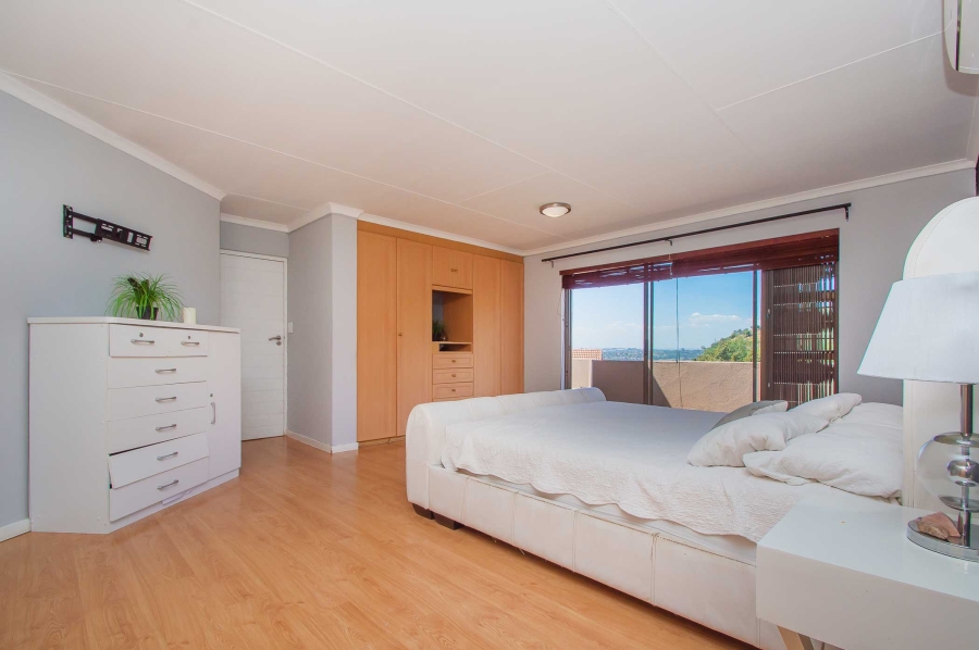 4 Bedroom Property for Sale in Kloofendal Gauteng