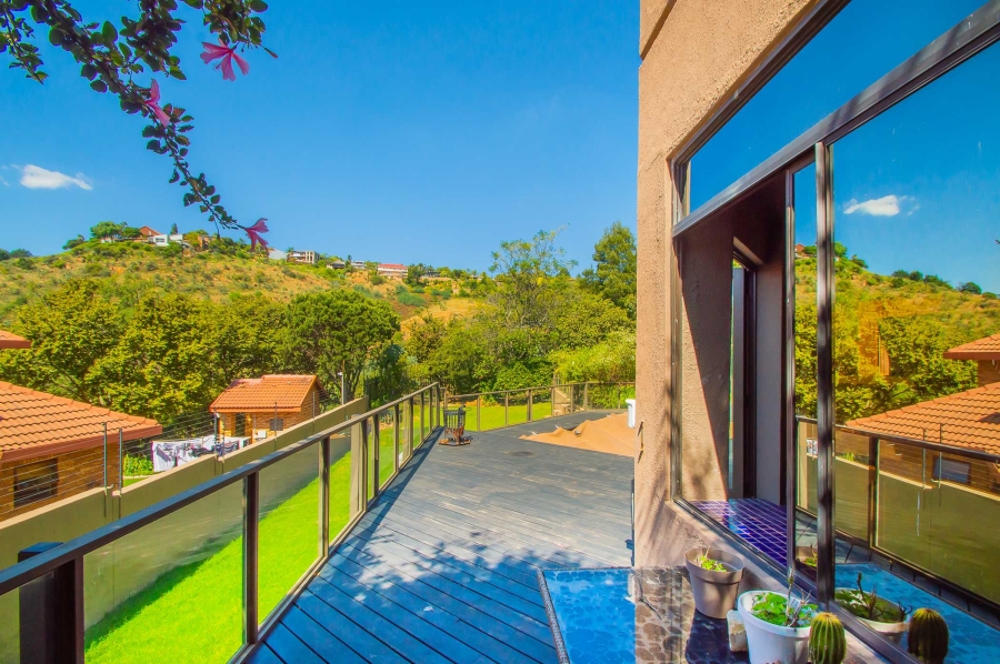 4 Bedroom Property for Sale in Kloofendal Gauteng