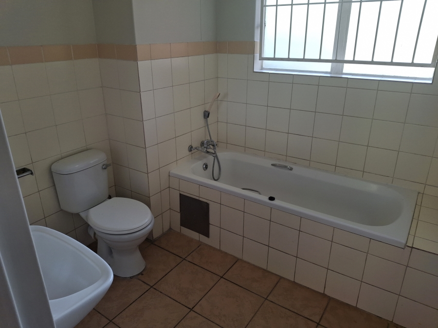 2 Bedroom Property for Sale in Die Wilgers Gauteng