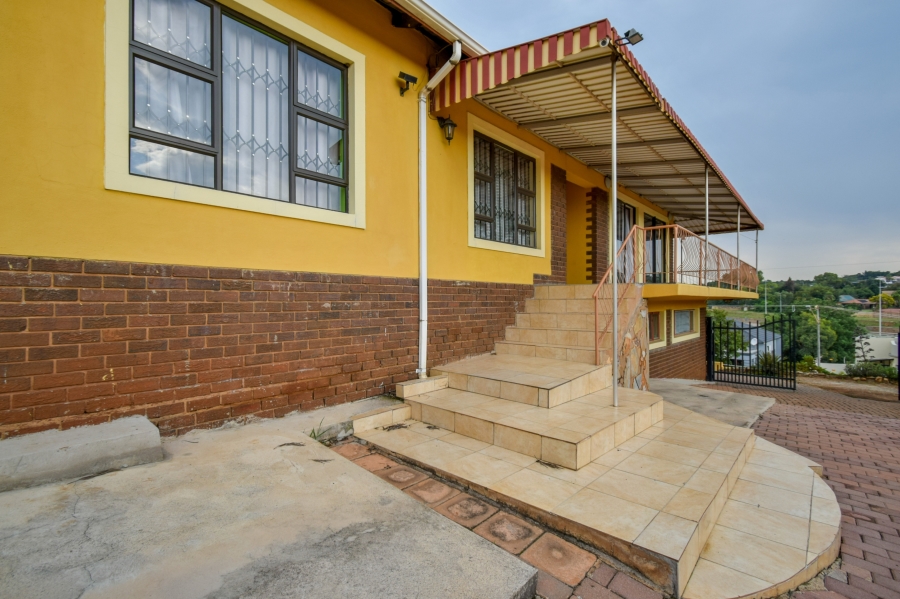 4 Bedroom Property for Sale in Waterkloof Ridge Gauteng