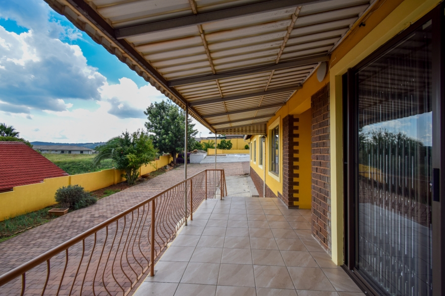 4 Bedroom Property for Sale in Waterkloof Ridge Gauteng