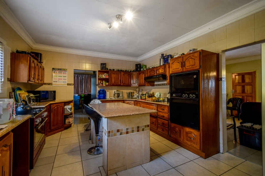 4 Bedroom Property for Sale in Waterkloof Ridge Gauteng