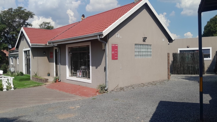8 Bedroom Property for Sale in Bedworth Park Gauteng