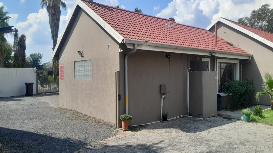 8 Bedroom Property for Sale in Bedworth Park Gauteng