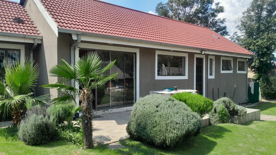 8 Bedroom Property for Sale in Bedworth Park Gauteng