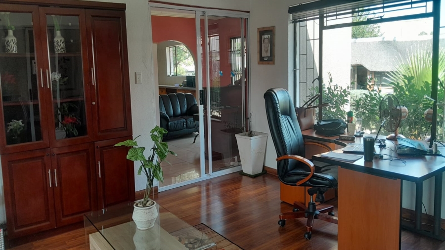 8 Bedroom Property for Sale in Bedworth Park Gauteng