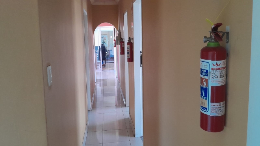 8 Bedroom Property for Sale in Bedworth Park Gauteng