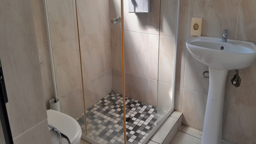 8 Bedroom Property for Sale in Bedworth Park Gauteng