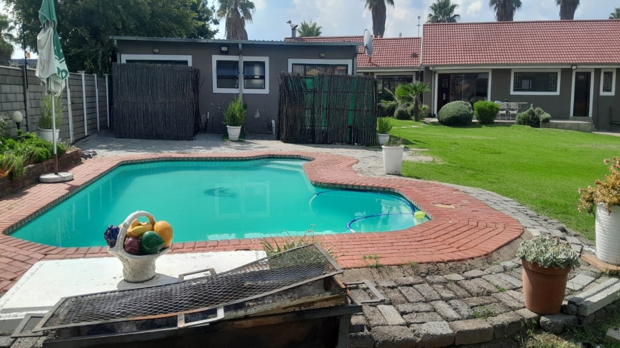 8 Bedroom Property for Sale in Bedworth Park Gauteng
