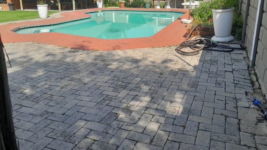 8 Bedroom Property for Sale in Bedworth Park Gauteng