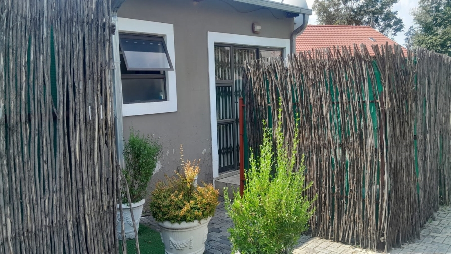 8 Bedroom Property for Sale in Bedworth Park Gauteng