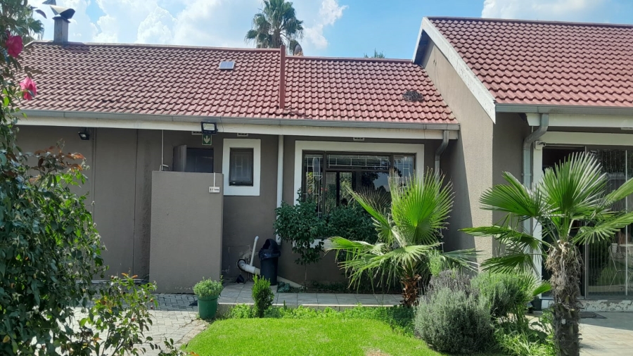 8 Bedroom Property for Sale in Bedworth Park Gauteng