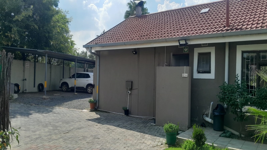 8 Bedroom Property for Sale in Bedworth Park Gauteng