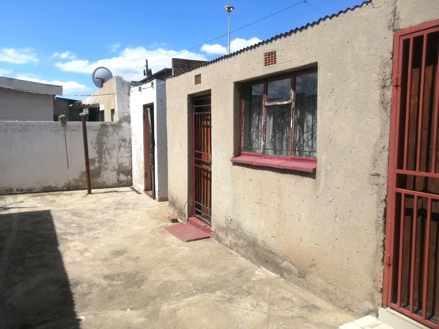 4 Bedroom Property for Sale in Makula Gauteng