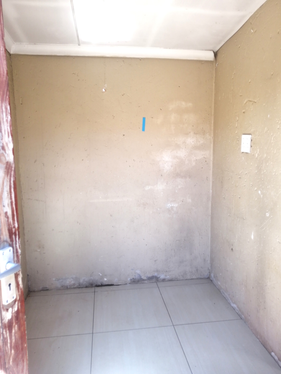 4 Bedroom Property for Sale in Makula Gauteng