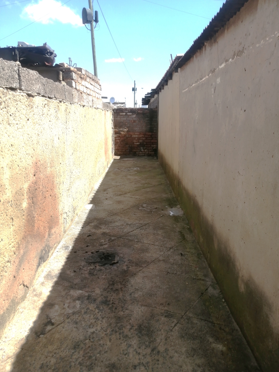 4 Bedroom Property for Sale in Makula Gauteng