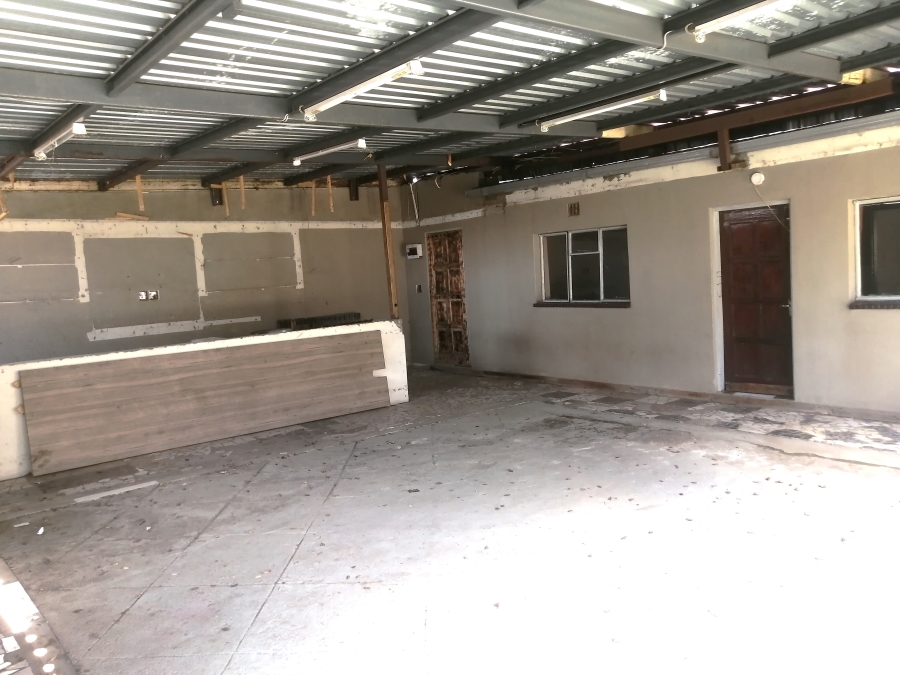 4 Bedroom Property for Sale in Makula Gauteng