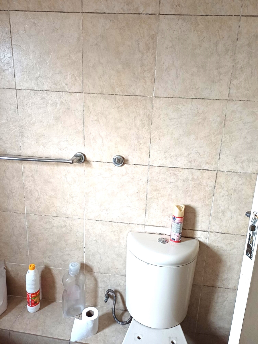 6 Bedroom Property for Sale in Tokoza Gauteng