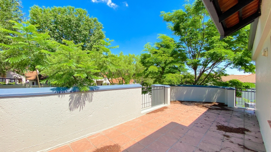 To Let 2 Bedroom Property for Rent in Lonehill Gauteng