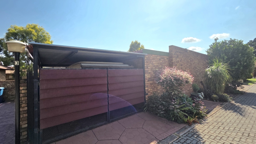 3 Bedroom Property for Sale in Magalieskruin Gauteng